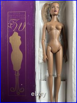 Tonner TYLER WENTWORTH 2004 COLLECTION NUDE SUMPTUOUS ESME 16 FASHION DOLL +Box