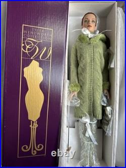 Tonner TYLER WENTWORTH 2004 COLLECTION WINTERGREEN SYDNEY 16 FASHION DOLL NRFB