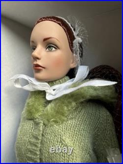 Tonner TYLER WENTWORTH 2004 COLLECTION WINTERGREEN SYDNEY 16 FASHION DOLL NRFB