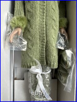 Tonner TYLER WENTWORTH 2004 COLLECTION WINTERGREEN SYDNEY 16 FASHION DOLL NRFB