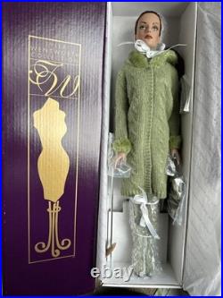 Tonner TYLER WENTWORTH 2004 COLLECTION WINTERGREEN SYDNEY 16 FASHION DOLL NRFB