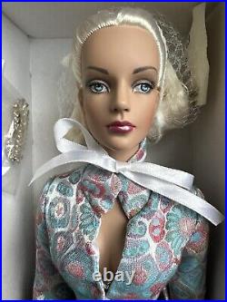 Tonner TYLER WENTWORTH 2004 ICE BLUE SYDNEY CHASE 16 DRESSED FASHION DOLL NRFB