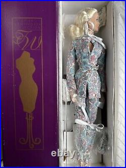 Tonner TYLER WENTWORTH 2004 ICE BLUE SYDNEY CHASE 16 DRESSED FASHION DOLL NRFB