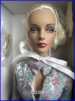 Tonner TYLER WENTWORTH 2004 ICE BLUE SYDNEY CHASE 16 DRESSED FASHION DOLL NRFB