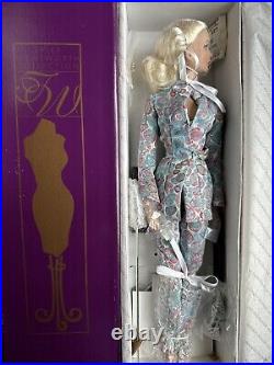 Tonner TYLER WENTWORTH 2004 ICE BLUE SYDNEY CHASE 16 DRESSED FASHION DOLL NRFB