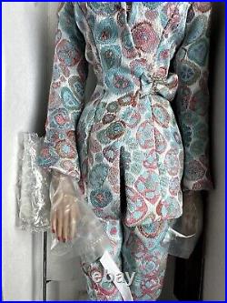 Tonner TYLER WENTWORTH 2004 ICE BLUE SYDNEY CHASE 16 DRESSED FASHION DOLL NRFB