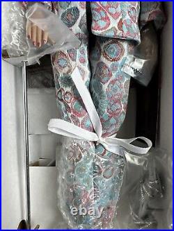 Tonner TYLER WENTWORTH 2004 ICE BLUE SYDNEY CHASE 16 DRESSED FASHION DOLL NRFB