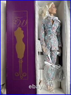 Tonner TYLER WENTWORTH 2004 ICE BLUE SYDNEY CHASE 16 DRESSED FASHION DOLL NRFB