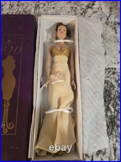 Tonner TYLER WENTWORTH 2004 PARIS FASHION DOLL BON ANNIVERSAIRE GOLD Limited