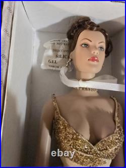 Tonner TYLER WENTWORTH 2004 PARIS FASHION DOLL BON ANNIVERSAIRE GOLD Limited