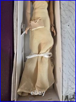 Tonner TYLER WENTWORTH 2004 PARIS FASHION DOLL BON ANNIVERSAIRE GOLD Limited