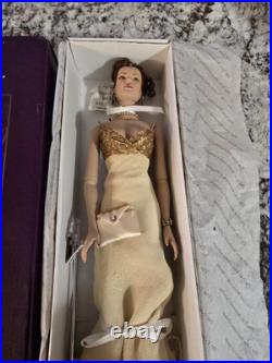 Tonner TYLER WENTWORTH 2004 PARIS FASHION DOLL BON ANNIVERSAIRE GOLD Limited