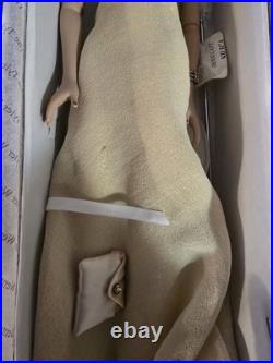 Tonner TYLER WENTWORTH 2004 PARIS FASHION DOLL BON ANNIVERSAIRE GOLD Limited