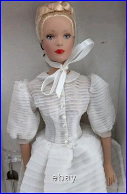 Tonner TYLER WENTWORTH 2004 THEATRE DE LA MODE PURELY PLATINUM 16 DOLL Blonde