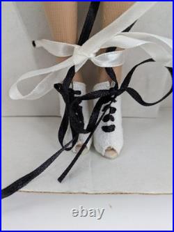 Tonner TYLER WENTWORTH 2004 THEATRE DE LA MODE PURELY PLATINUM 16 DOLL Blonde