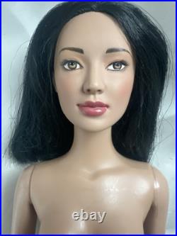 Tonner TYLER WENTWORTH 2005 NUDE ON THE PRESIDIO CARRIE 16 Fashion Doll BW Body Tonner TYLER WENTWORTH 2005 NUDE ON THE PRESIDIO CARRIE 16 Fashion Doll BW Body