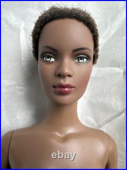 Tonner TYLER WENTWORTH 2005 NUDE TRENDS ESME 16 Fashion Doll BW Bending Wrists Tonner TYLER WENTWORTH 2005 NUDE TRENDS ESME 16 Fashion Doll BW Bending Wrists
