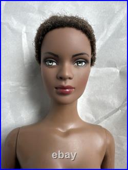 Tonner TYLER WENTWORTH 2005 NUDE TRENDS ESME 16 Fashion Doll BW Bending Wrists Tonner TYLER WENTWORTH 2005 NUDE TRENDS ESME 16 Fashion Doll BW Bending Wrists