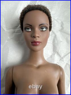 Tonner TYLER WENTWORTH 2005 NUDE TRENDS ESME 16 Fashion Doll BW Bending Wrists Tonner TYLER WENTWORTH 2005 NUDE TRENDS ESME 16 Fashion Doll BW Bending Wrists
