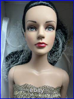 Tonner TYLER WENTWORTH 2006 BYZANTINE SYDNEY CHASE 16 DRESSED FASHION DOLL BW