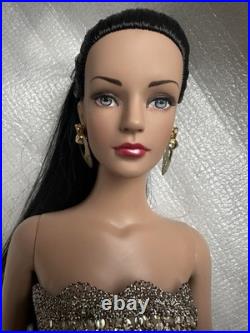 Tonner TYLER WENTWORTH 2006 BYZANTINE SYDNEY CHASE 16 DRESSED FASHION DOLL BW