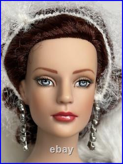 Tonner TYLER WENTWORTH 2006 COLLECTION WINTER FLAME SYDNEY CHASE 16 DOLL LE 300 Tonner TYLER WENTWORTH 2006 COLLECTION WINTER FLAME SYDNEY CHASE 16 DOLL LE 300