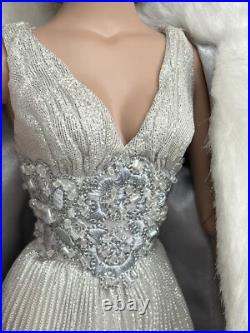 Tonner TYLER WENTWORTH 2006 COLLECTION WINTER FLAME SYDNEY CHASE 16 DOLL LE 300 Tonner TYLER WENTWORTH 2006 COLLECTION WINTER FLAME SYDNEY CHASE 16 DOLL LE 300