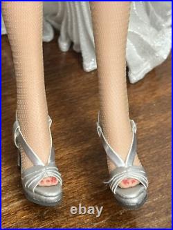 Tonner TYLER WENTWORTH 2006 COLLECTION WINTER FLAME SYDNEY CHASE 16 DOLL LE 300 Tonner TYLER WENTWORTH 2006 COLLECTION WINTER FLAME SYDNEY CHASE 16 DOLL LE 300