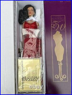 Tonner TYLER WENTWORTH 2006 COLLECTORS UNITED ROYAL RED JAC 16 FASHION DOLL NIB