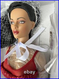 Tonner TYLER WENTWORTH 2006 COLLECTORS UNITED ROYAL RED JAC 16 FASHION DOLL NIB