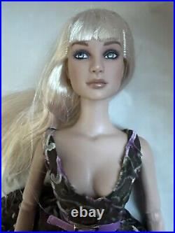 Tonner TYLER WENTWORTH 2007 FLIRT FATALE KIT 16 DRESSED DOLL BW BODY LE 500