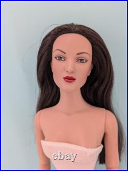 Tonner TYLER WENTWORTH 2008 ULTRA BASIC AVA 16 Fashion Doll BW Body LE 500