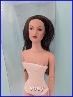 Tonner TYLER WENTWORTH 2008 ULTRA BASIC AVA 16 Fashion Doll BW Body LE 500