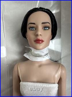 Tonner TYLER WENTWORTH 2008 ULTRA BASIC RAVEN 16 Fashion Doll BW Body NEW NRFB