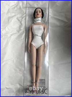 Tonner TYLER WENTWORTH 2008 ULTRA BASIC RAVEN 16 Fashion Doll BW Body NEW NRFB