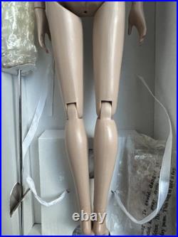 Tonner TYLER WENTWORTH 2009 NUDE MONICA MERRILL TAKING A LETTER 16 Doll + Box
