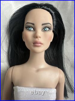 Tonner TYLER WENTWORTH 2009 ULTRA BASIC MEI LI RAVEN 16 Fashion Doll BW Body LE