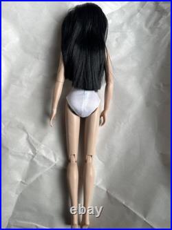 Tonner TYLER WENTWORTH 2009 ULTRA BASIC MEI LI RAVEN 16 Fashion Doll BW Body LE