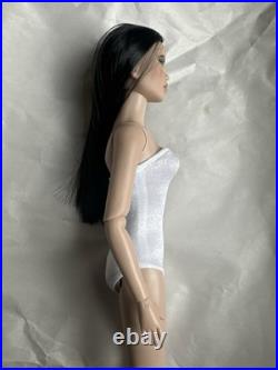 Tonner TYLER WENTWORTH 2009 ULTRA BASIC MEI LI RAVEN 16 Fashion Doll BW Body LE