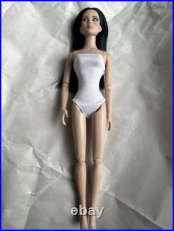 Tonner TYLER WENTWORTH 2009 ULTRA BASIC MEI LI RAVEN 16 Fashion Doll BW Body LE