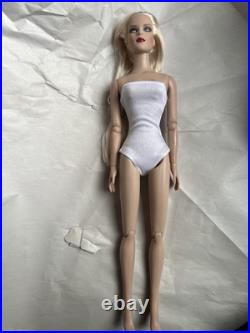 Tonner TYLER WENTWORTH 2010 ULTRA BASIC PLATINUM 16 Fashion Doll BW Body LE 300