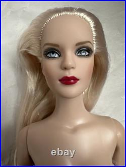 Tonner TYLER WENTWORTH 2010 ULTRA BASIC PLATINUM 16 Fashion Doll BW Body LE 300