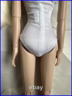 Tonner TYLER WENTWORTH 2010 ULTRA BASIC PLATINUM 16 Fashion Doll BW Body LE 300