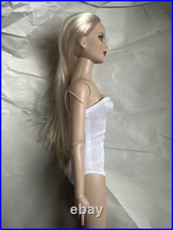 Tonner TYLER WENTWORTH 2010 ULTRA BASIC PLATINUM 16 Fashion Doll BW Body LE 300