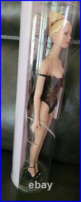 Tonner TYLER WENTWORTH collection 16 Fashion Doll