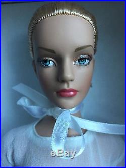 Tonner Tyler 16 2004 Show Stopping Sydney Chase Doll Dressed Fashion Doll NRFB