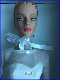 Tonner Tyler 16 2004 Show Stopping Sydney Chase Doll Dressed Fashion Doll NRFB