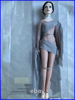 Tonner Tyler 16 2010 Halloween Convention HAUNTING LE 300 Fashion Doll NEW NRFB