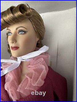 Tonner Tyler 2008 HOLLYWOOD LEGENDS MAD ABOUT THE HAT JOAN CRAWFORD 16 DOLL NIB