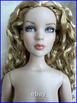 Tonner Tyler ANTOINETTE 16 NUDE CAMI BASIC BLONDE Original Cami 2010 LE DOLL